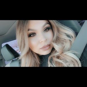 Meet your Posher, Celene